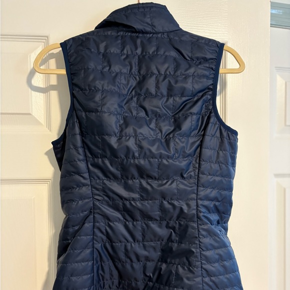 Patagonia Women’s Nano Puff Vest Size XS - Picture 2 of 3